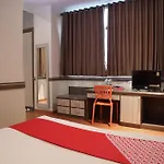 Oyo 742 Mona Plaza Hotel