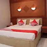Oyo 742 Mona Plaza Hotel