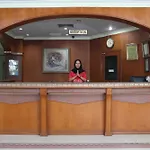 Oyo 742 Mona Plaza Hotel