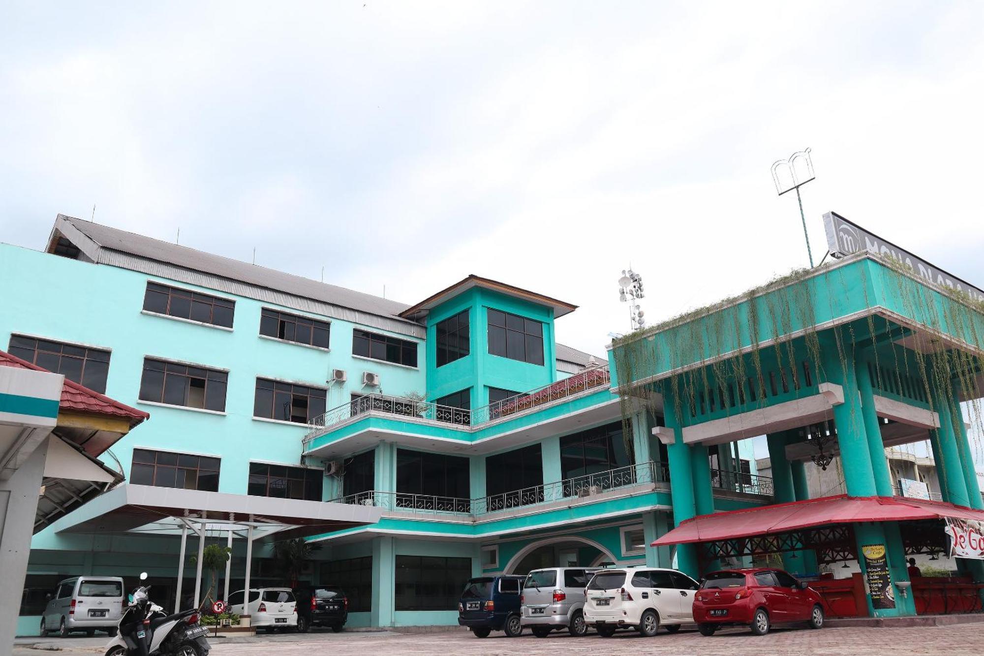 Oyo 742 Mona Plaza Hotel