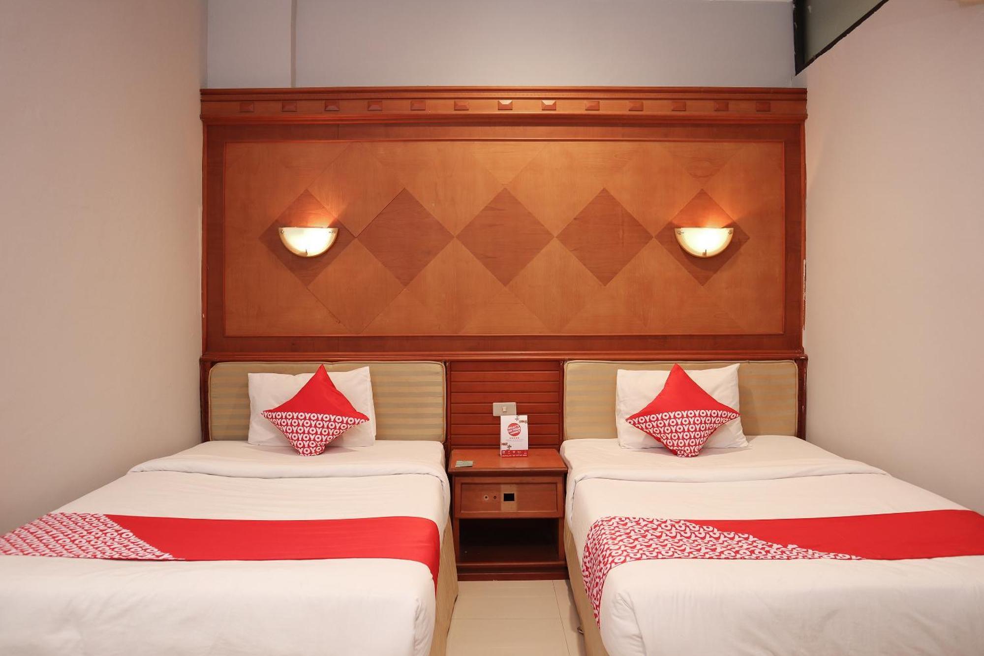 Oyo 742 Mona Plaza Hotel 2*